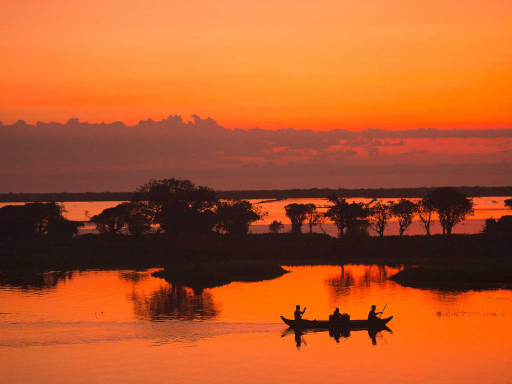 Hoàng hôn ở Tonle Sap